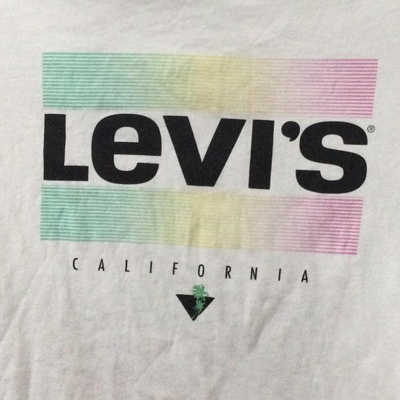 Levi’s white tee with print design - Picture 2 of 4